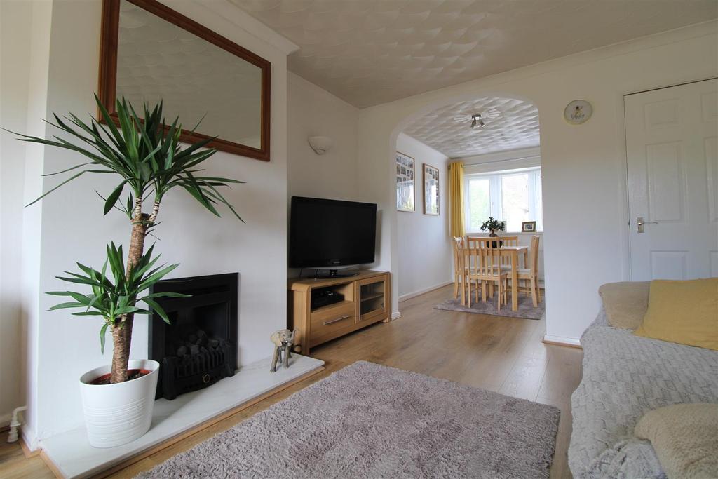 The Slade, Daventry 2 bed house £250,000