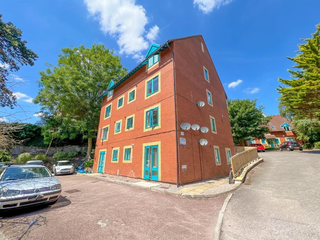 Badgers Walk, Brislington, Bristol, BS4 2 bed flat £200,000