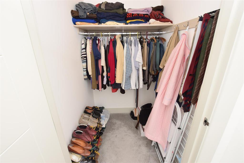 Walk in wardrobe.jpg
