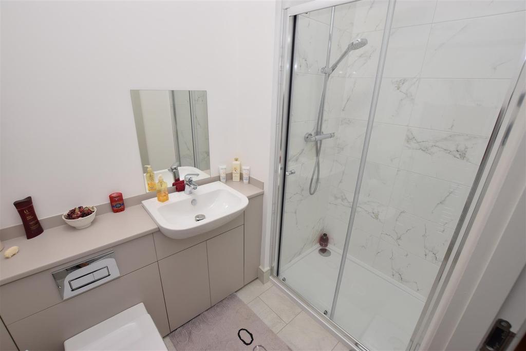 En suite shower room.jpg