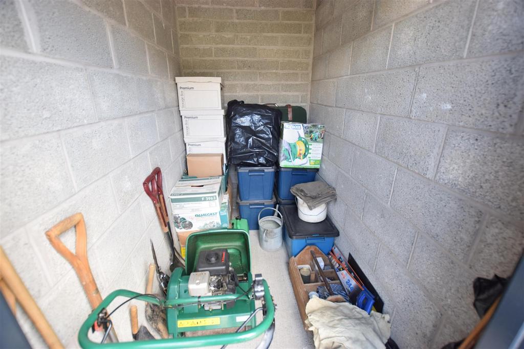 Shed.jpg
