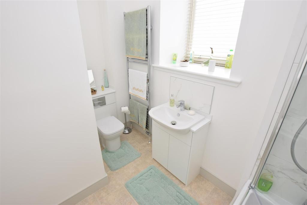 Bathroom 2.jpg