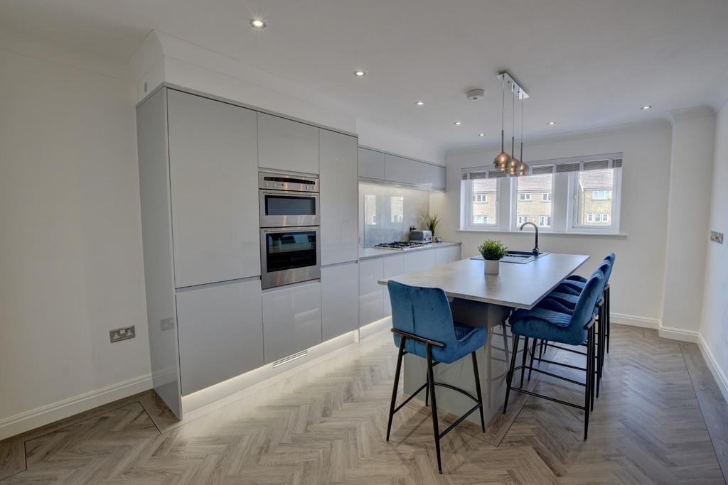 Holmefield Gardens, Barrowford 4 bed townhouse £295,000
