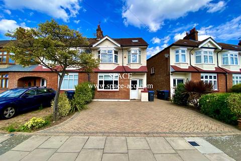 4 bedroom end of terrace house for sale - Halstead Road, London