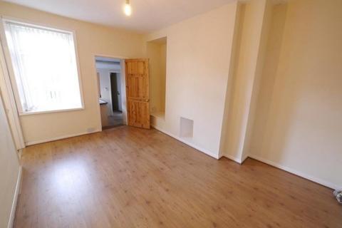 3 bedroom flat to rent, Esk Street