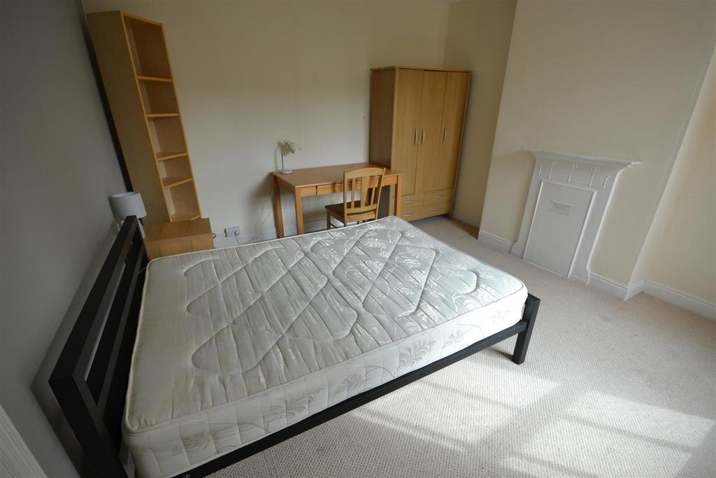 167 Howard Road 024.JPG