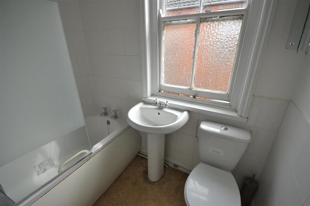 Bathroom suite