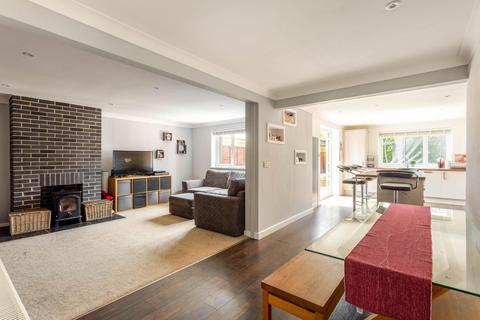14 Downsview, Small Dole, Henfield, BN5 9YB