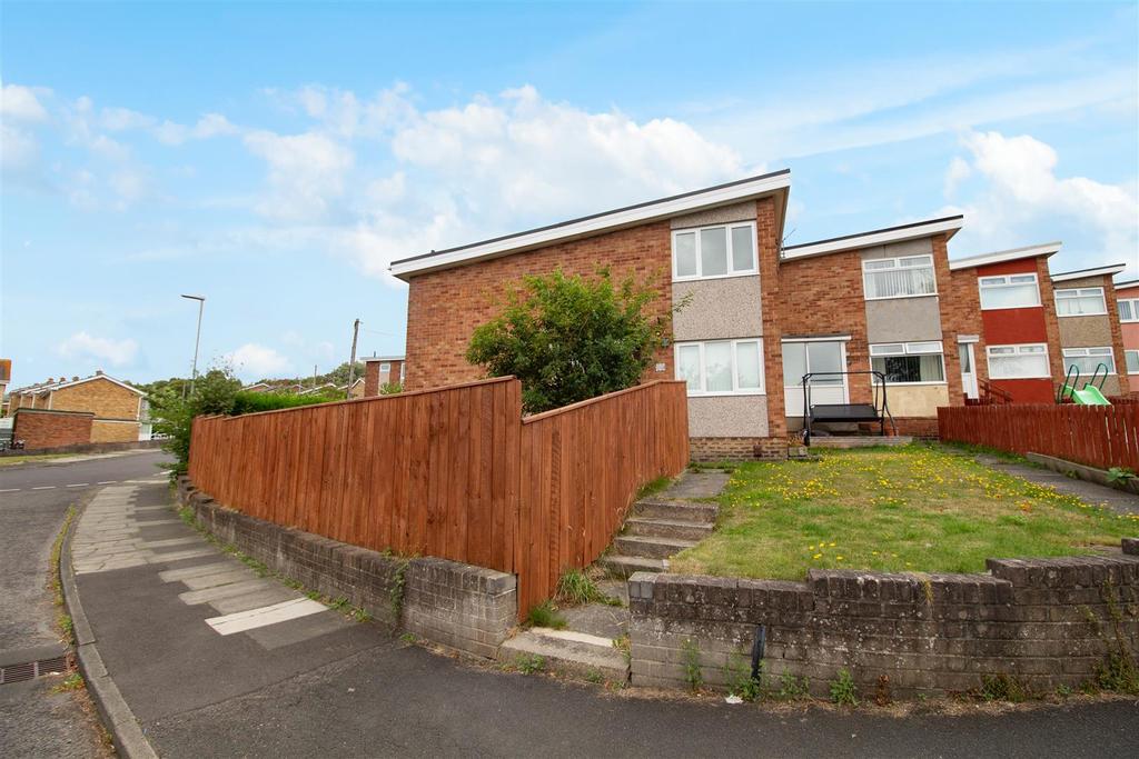Highlaws Gardens, Gateshead 3 bed house to rent £675 pcm (£156 pw)