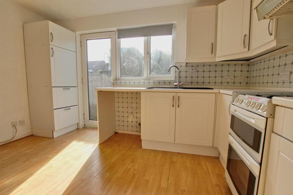 Curlew Close, Beverley 2 bed semidetached house £165,000