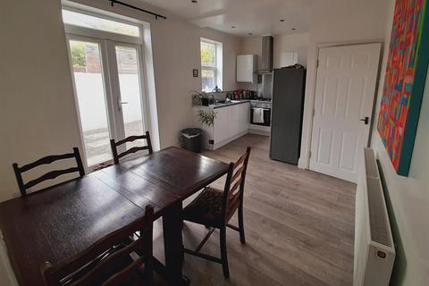 8 Berwick Road, Bristol, BS5 6NG