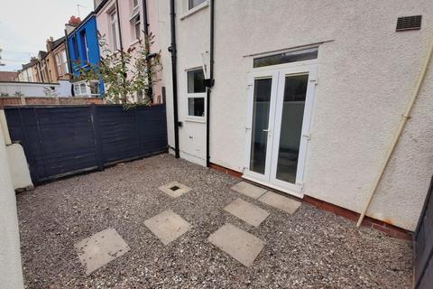 8 Berwick Road, Bristol, BS5 6NG