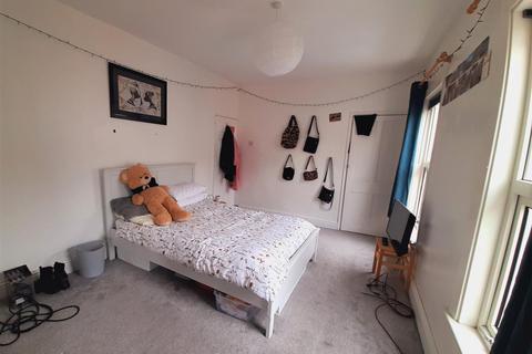 8 Berwick Road, Bristol, BS5 6NG