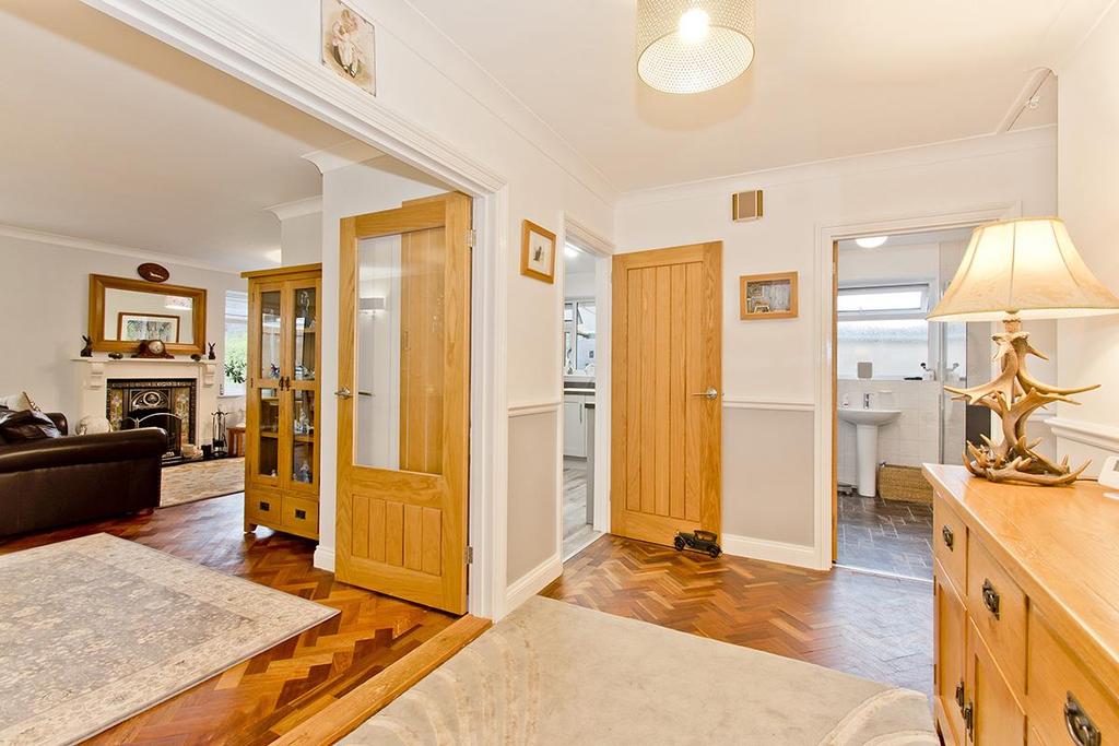 Parrock Lane, Upper Hartfield, Hartfield 2 bed detached bungalow for