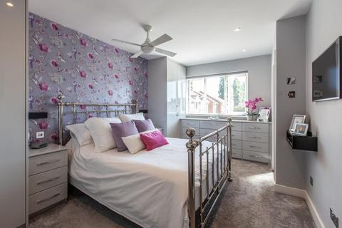 12 Jackson Close, Greenhithe, DA9 9QH