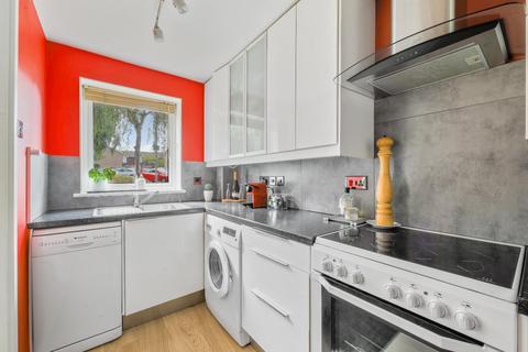 7 Carters Close, Worcester Park, KT4 8QF
