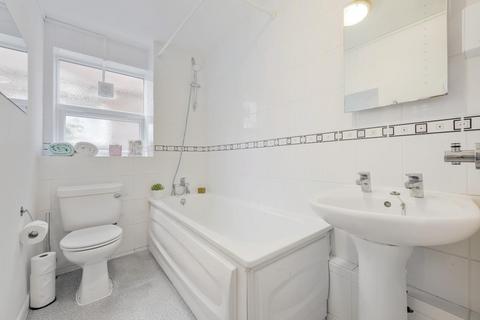 7 Carters Close, Worcester Park, KT4 8QF