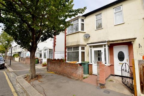 21 Gresham Road, London, E16 3DU