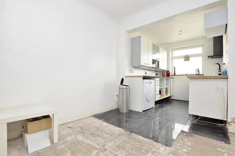21 Gresham Road, London, E16 3DU