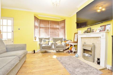 21 Gresham Road, London, E16 3DU