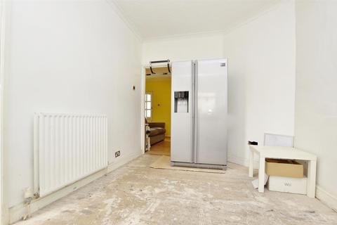21 Gresham Road, London, E16 3DU