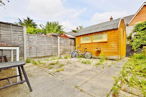 21 Gresham Road, London, E16 3DU