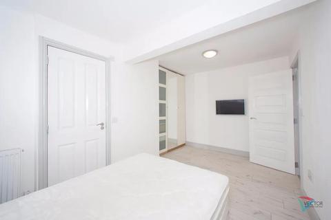3 bedroom house to rent - Rosebery Avenue, London