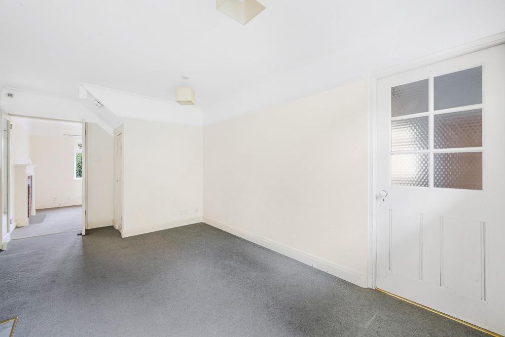 HEATHERSIDE ROAD, 38 (16 FROM 26)-11.jpg