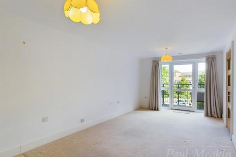 1 bedroom retirement property for sale, Yew Tree Court, Sanderstead Village