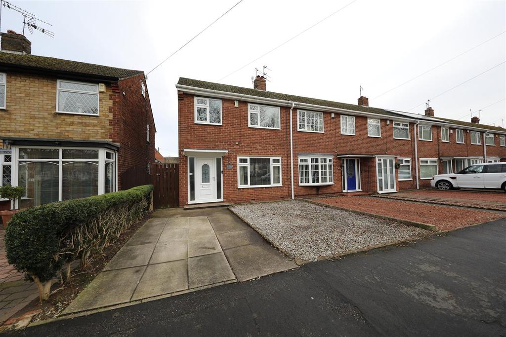 Wymersley Road, Hull 3 bed terraced house £160,000