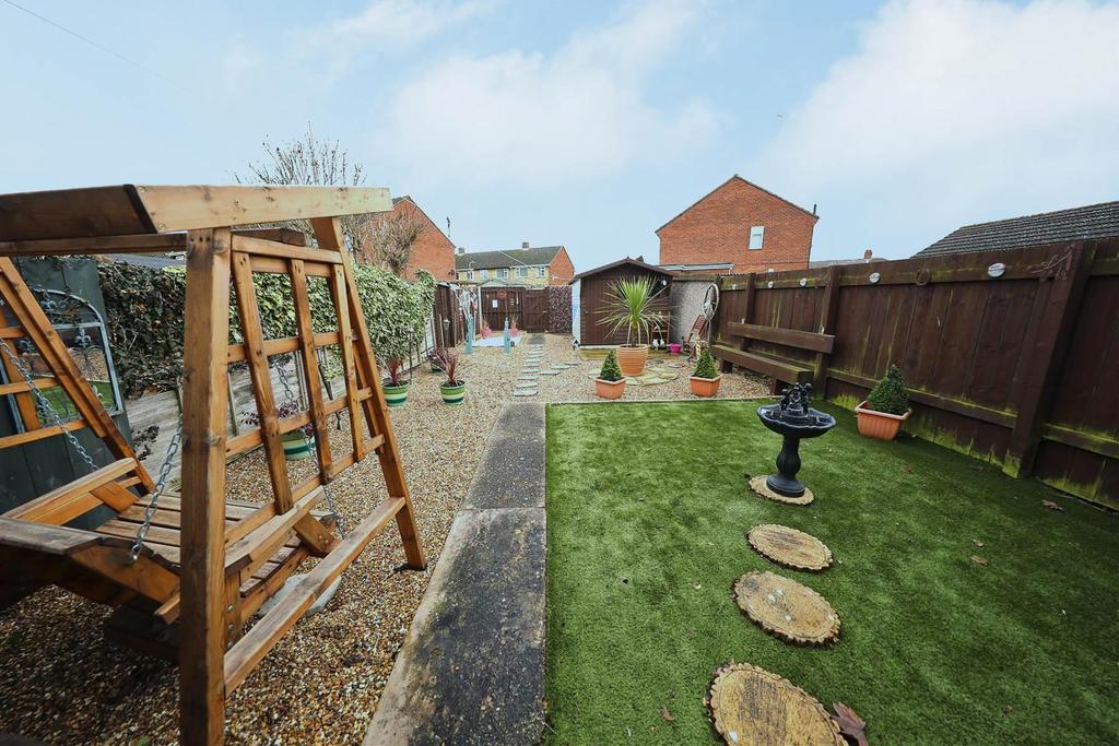 Wymersley Road, Hull 3 bed terraced house £160,000