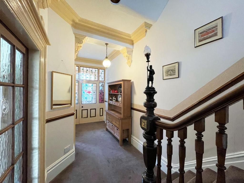 Hutton Avenue, Hartlepool 5 bed semidetached house £310,000
