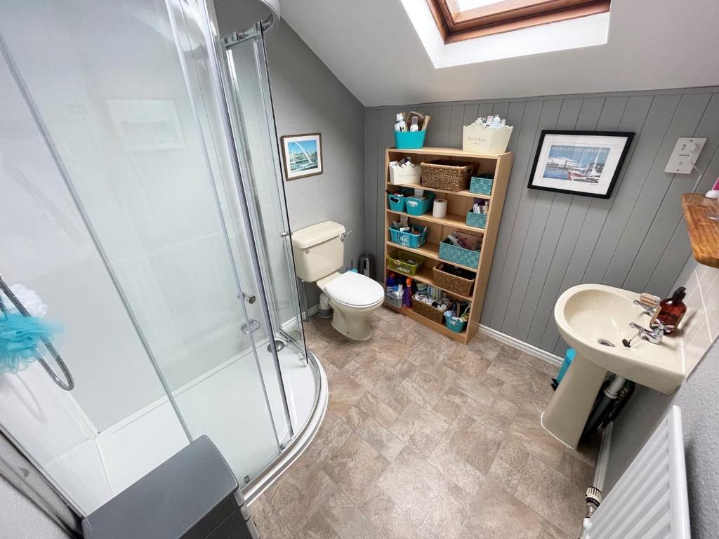 Second floor shower room