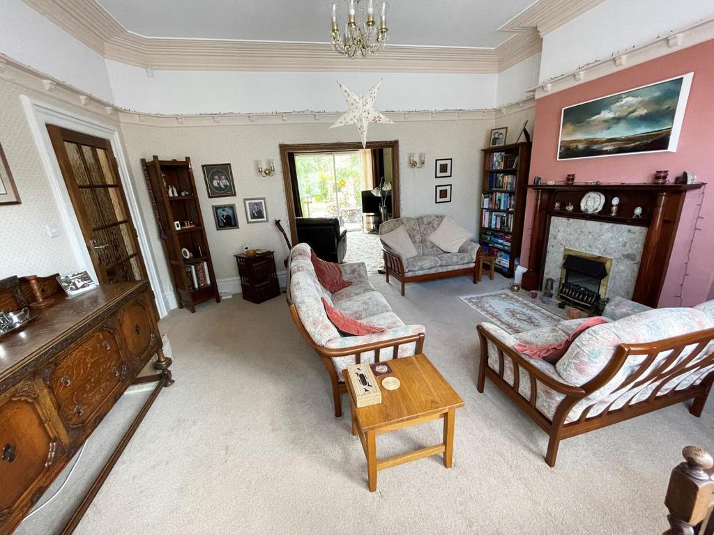 Front lounge