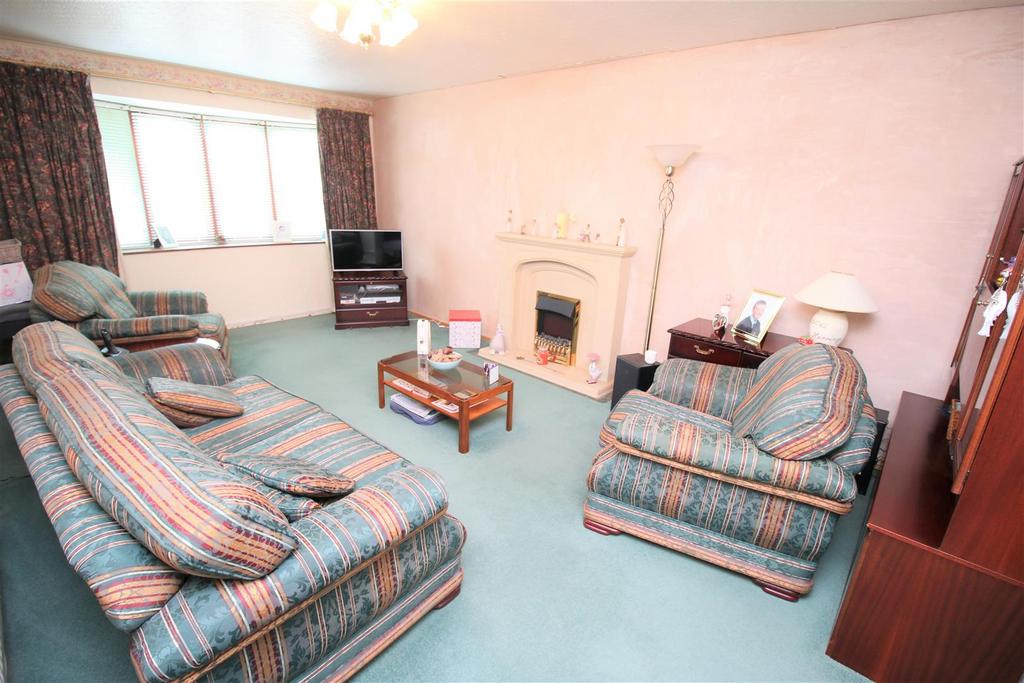 Dark Lane, Bedworth 3 bed detached bungalow for sale £315,000