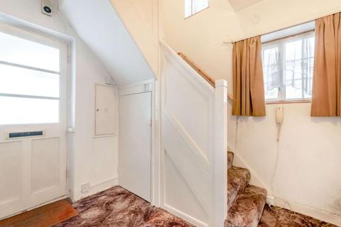56 Crockham Way, London, SE9 3HE
