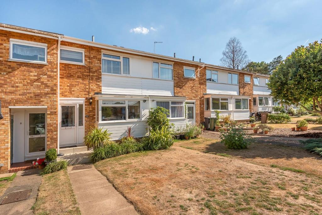 Bladon Close, Guildford 2 bed terraced house for sale £450,000