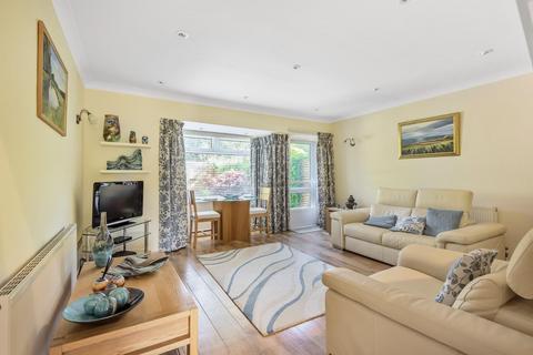33 Bladon Close, Guildford, GU1 1TY