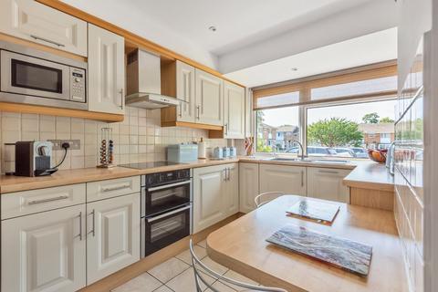 33 Bladon Close, Guildford, GU1 1TY