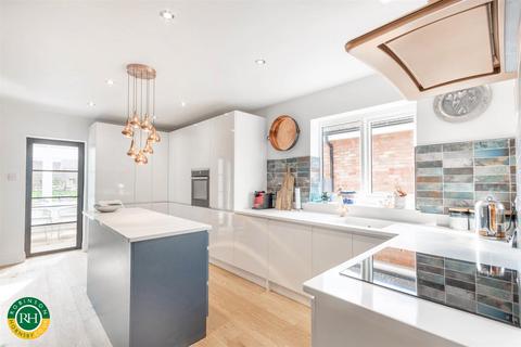 57 The Avenue, Bessacarr, Doncaster, DN4 5JZ