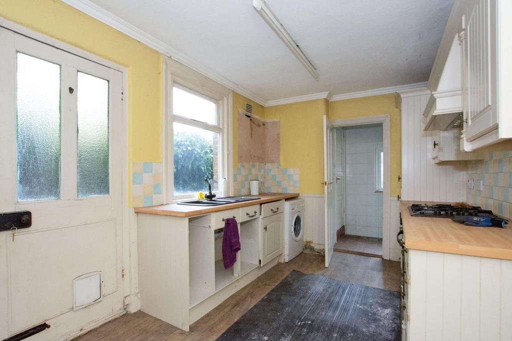 Priory Road, Dartford 3 bed semidetached house £350,000