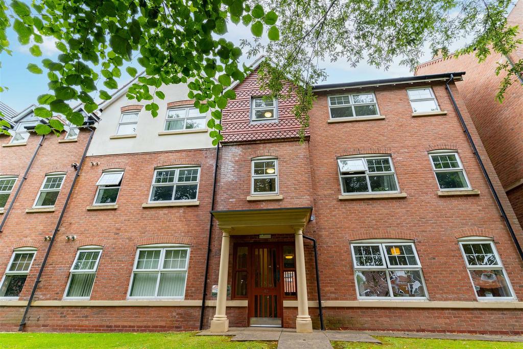 Monyhull Hall Road, Birmingham 1 bed flat £675 pcm (£156 pw)