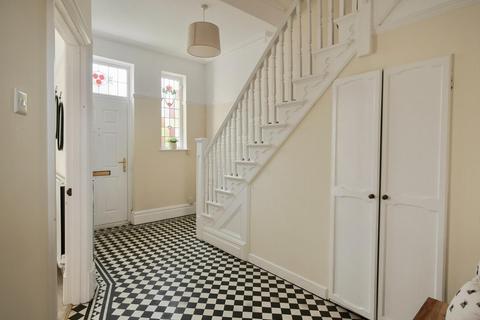 8 Baron Road, Penarth, CF64 3UD