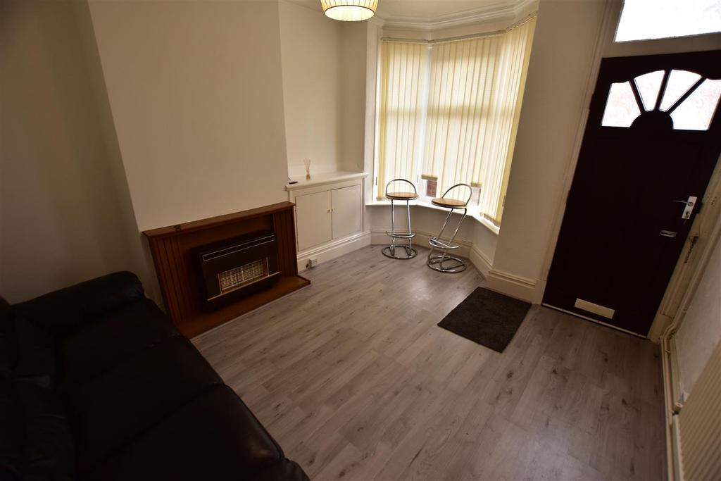 Sylvan Street, Leicester, LE3 2 bed terraced house £750 pcm (£173 pw)