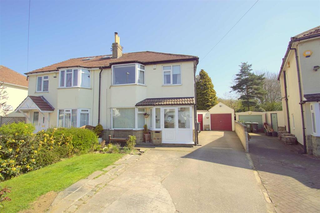 Ringwood Drive, Leeds 3 bed semidetached house £1,100 pcm (£254 pw)