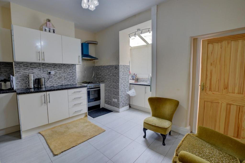 Spring Street, Rishton, Blackburn 2 bed terraced house £75,000
