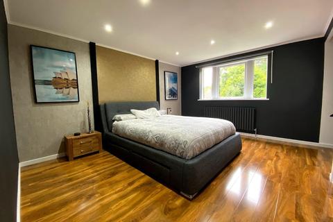 4 bedroom detached house for sale - Fleminghouse Lane, Almondbury, Huddersfield, HD5 8UD