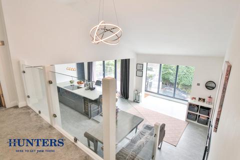 7 Devon Drive, Diggle, Oldham, OL3 5PP