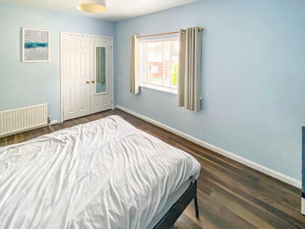 Bed1.JPG