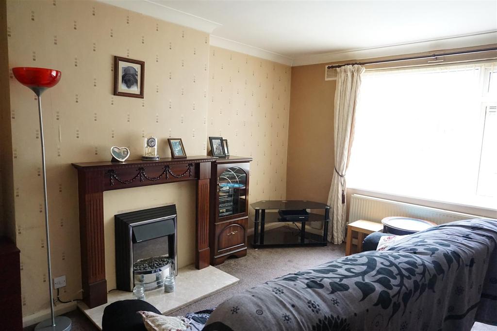 Crossfield Lane, Skellow, Doncaster 2 bed semidetached house £120,000